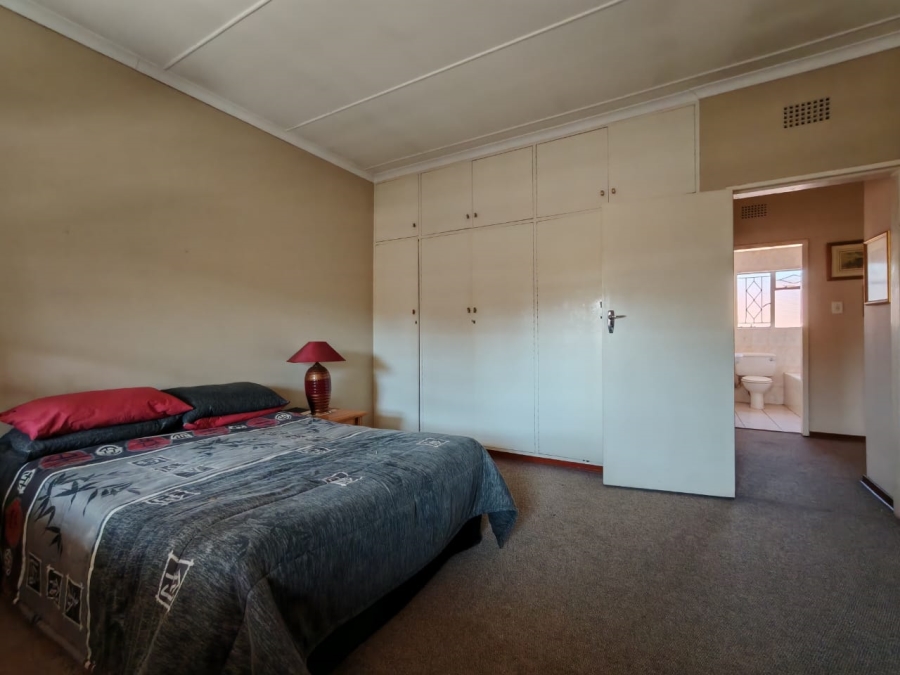 3 Bedroom Property for Sale in Three Rivers Proper Gauteng