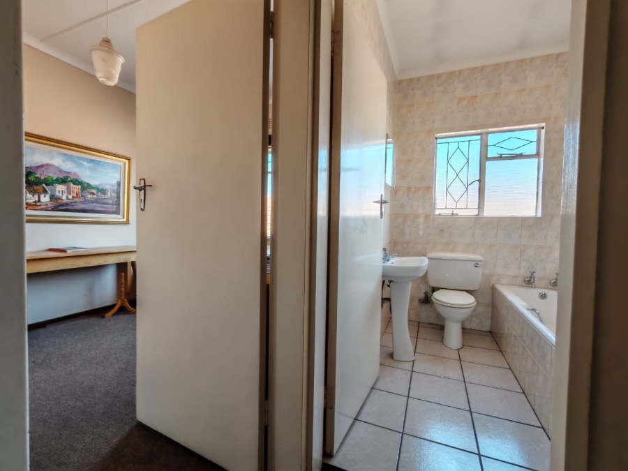 3 Bedroom Property for Sale in Three Rivers Proper Gauteng