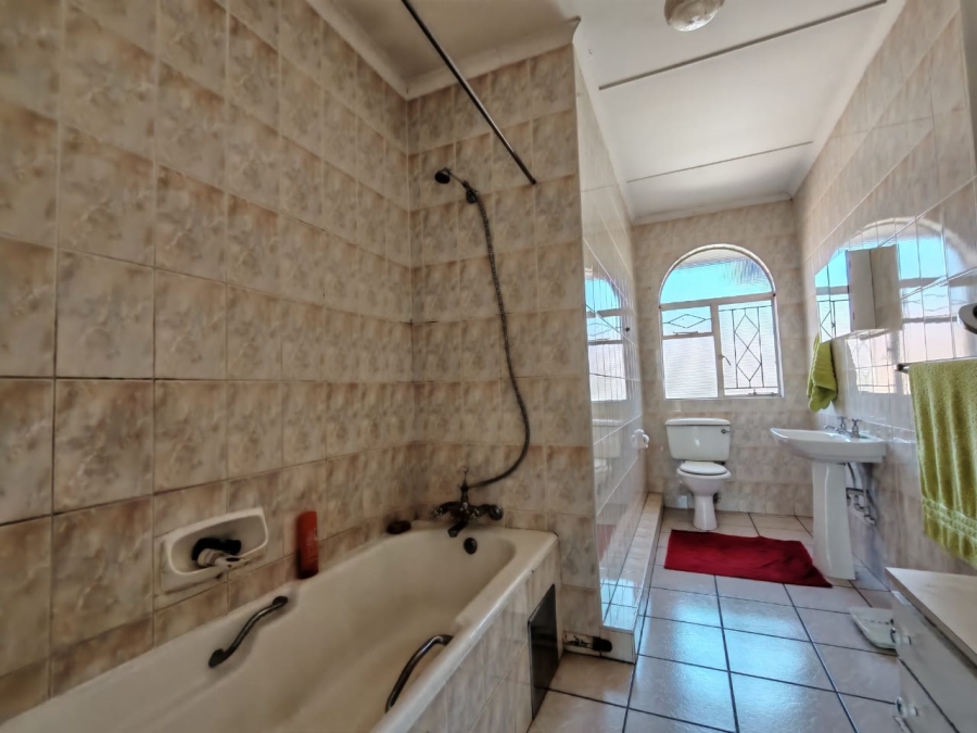 3 Bedroom Property for Sale in Three Rivers Proper Gauteng