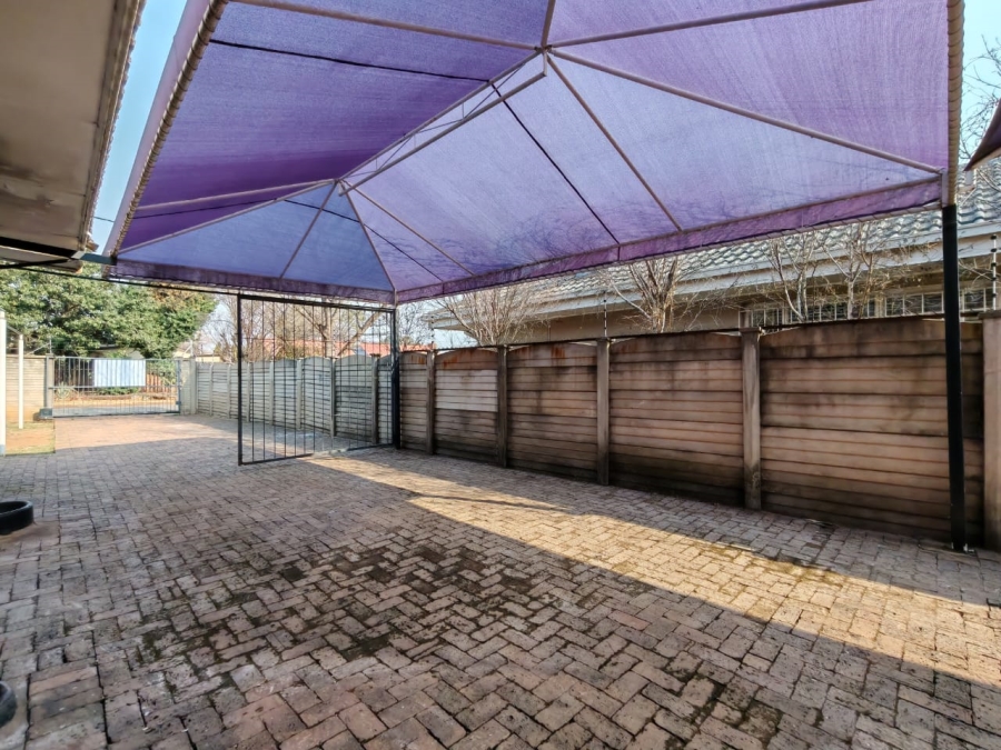 3 Bedroom Property for Sale in Risiville Gauteng