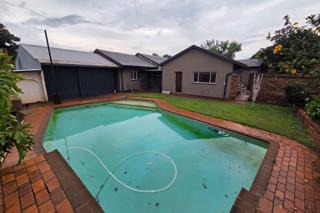 4 Bedroom Property for Sale in Magalieskruin Gauteng