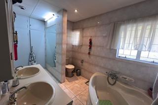 4 Bedroom Property for Sale in Magalieskruin Gauteng