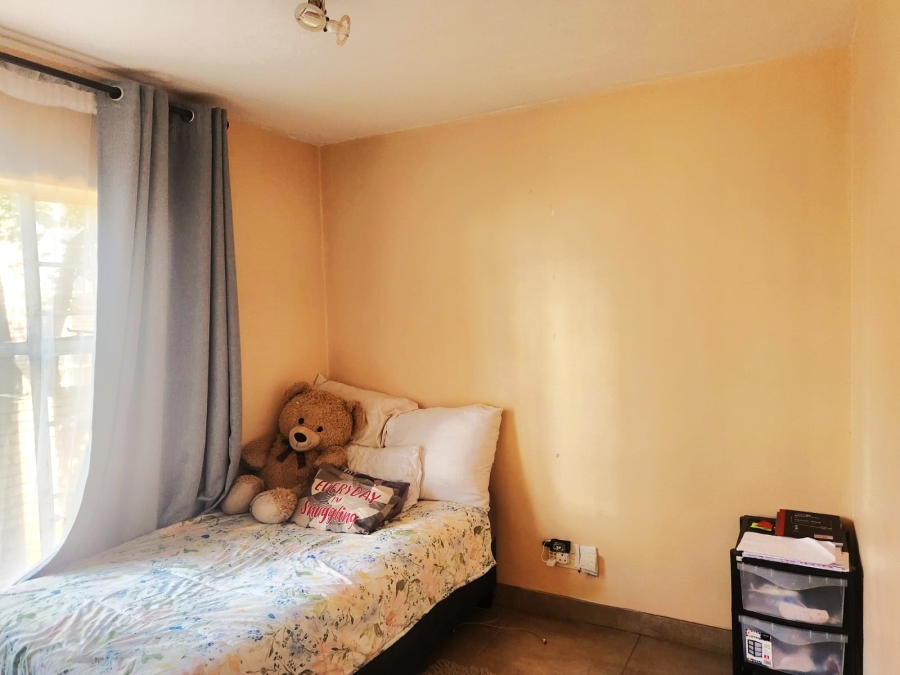 To Let 2 Bedroom Property for Rent in Die Hoewes Gauteng