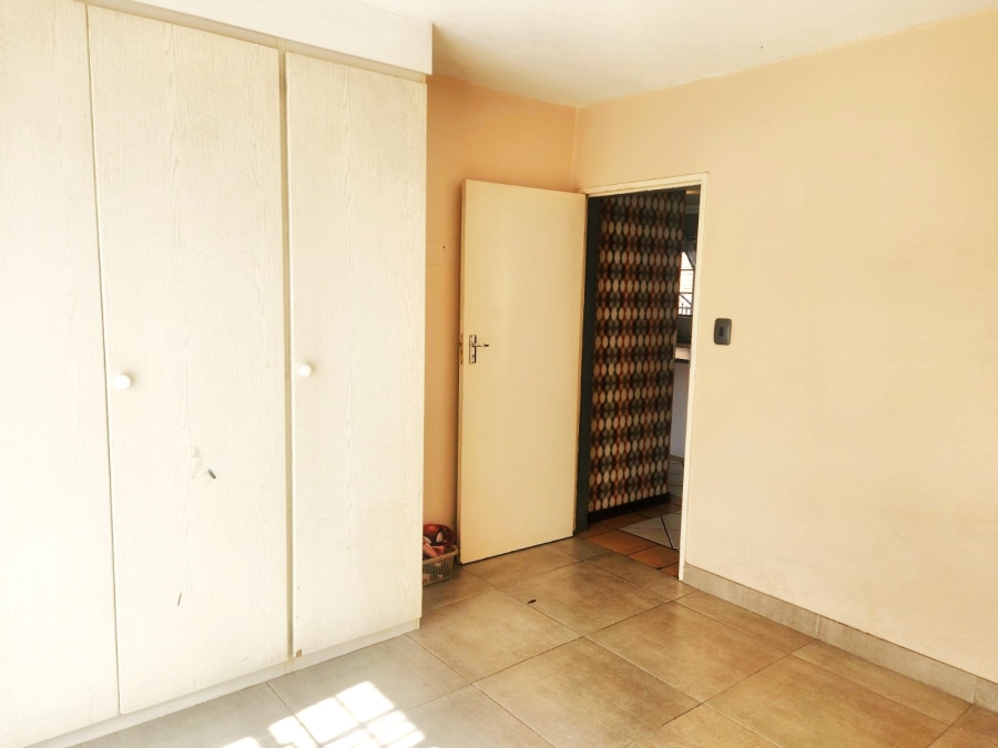 To Let 2 Bedroom Property for Rent in Die Hoewes Gauteng