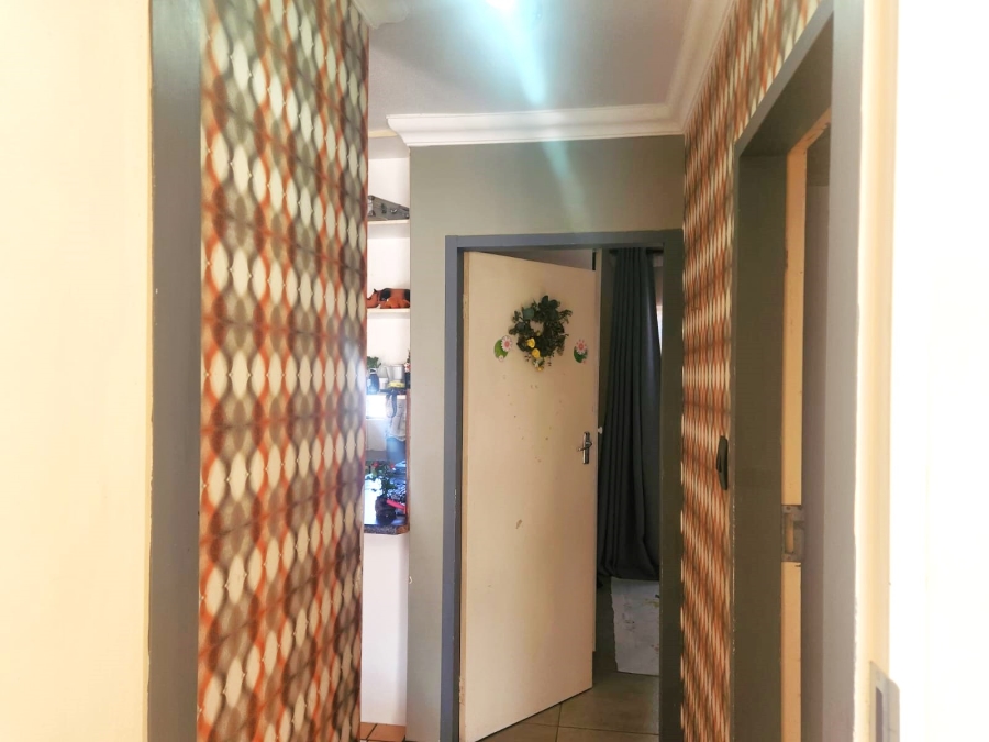 To Let 2 Bedroom Property for Rent in Die Hoewes Gauteng