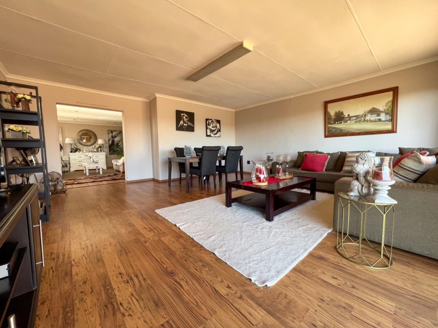 9 Bedroom Property for Sale in Blue Saddle Ranches Gauteng