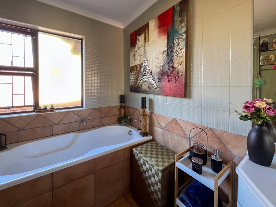 9 Bedroom Property for Sale in Blue Saddle Ranches Gauteng