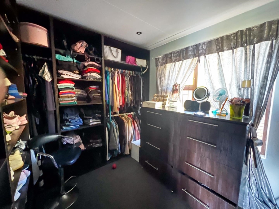 9 Bedroom Property for Sale in Blue Saddle Ranches Gauteng