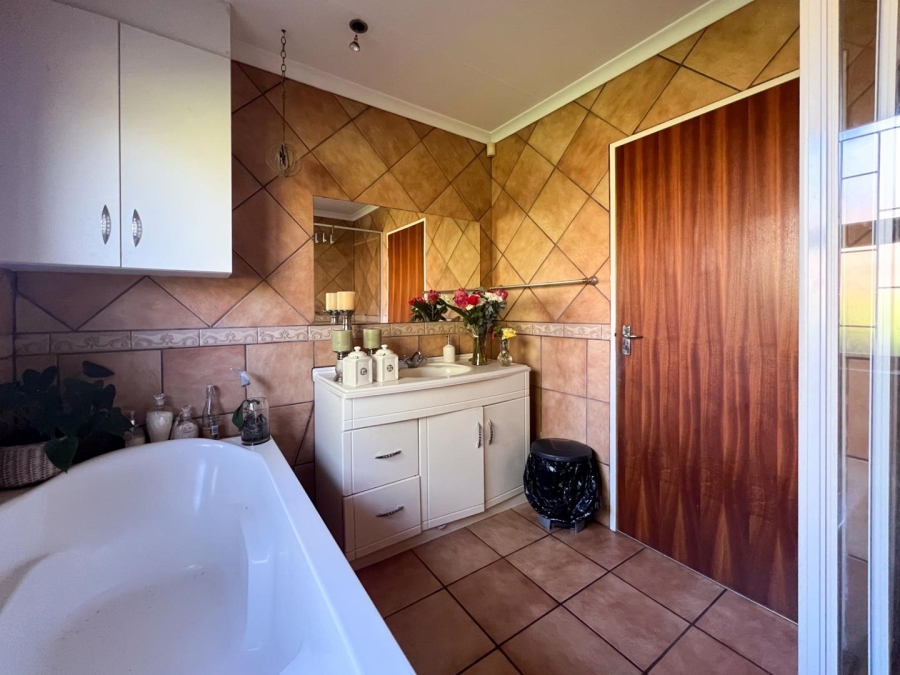 9 Bedroom Property for Sale in Blue Saddle Ranches Gauteng