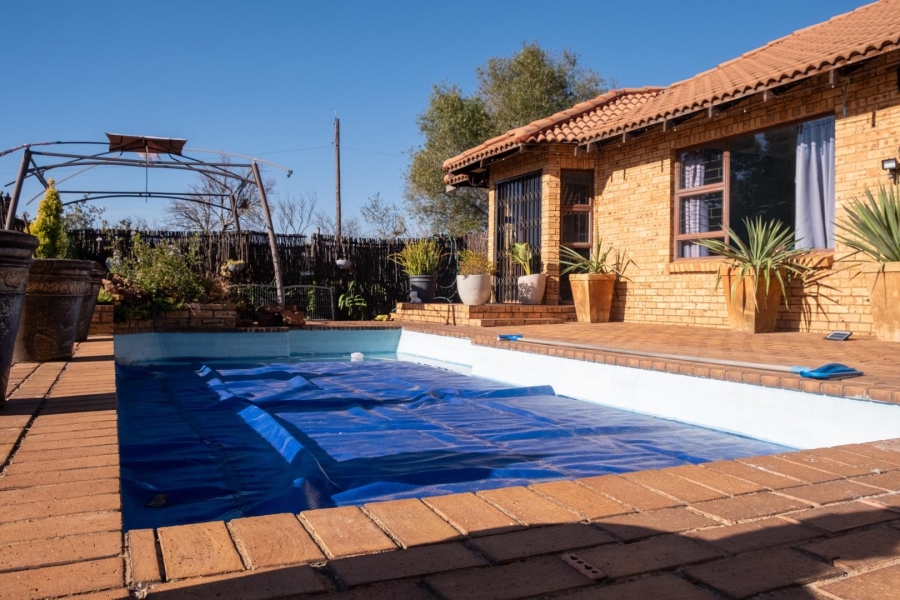 9 Bedroom Property for Sale in Blue Saddle Ranches Gauteng