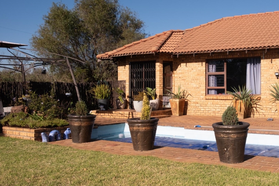 9 Bedroom Property for Sale in Blue Saddle Ranches Gauteng