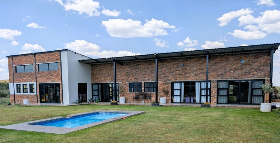 5 Bedroom Property for Sale in Blue Saddle Ranches Gauteng