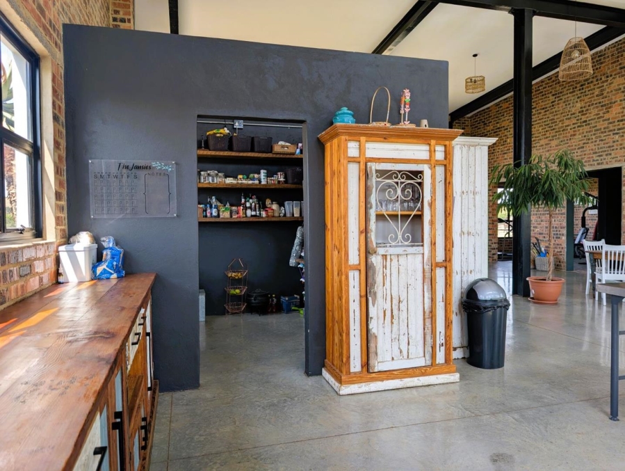 5 Bedroom Property for Sale in Blue Saddle Ranches Gauteng