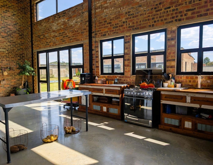 5 Bedroom Property for Sale in Blue Saddle Ranches Gauteng