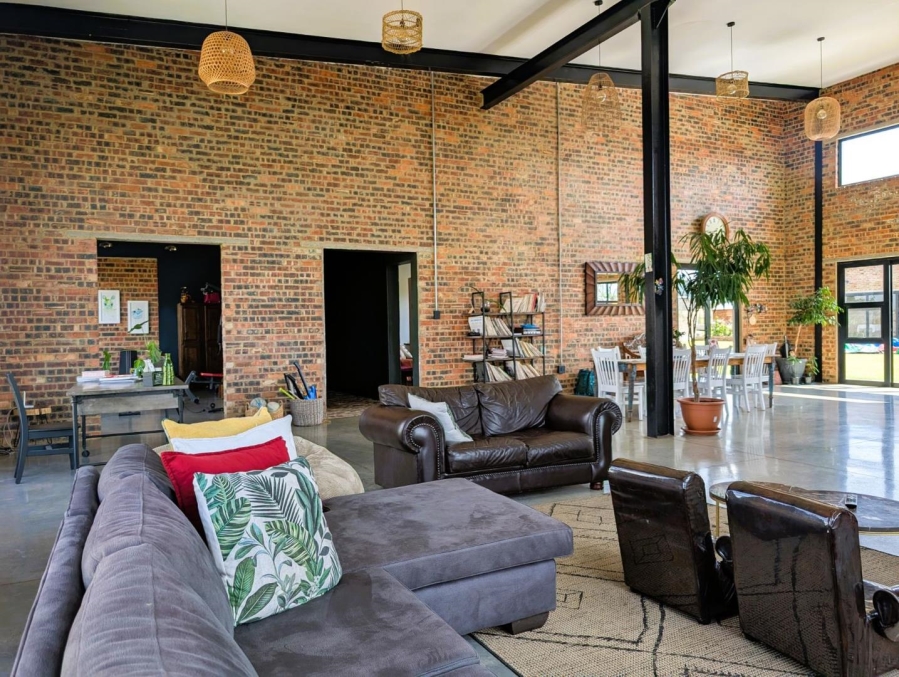 5 Bedroom Property for Sale in Blue Saddle Ranches Gauteng