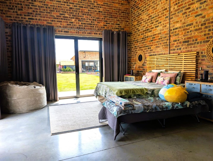 5 Bedroom Property for Sale in Blue Saddle Ranches Gauteng