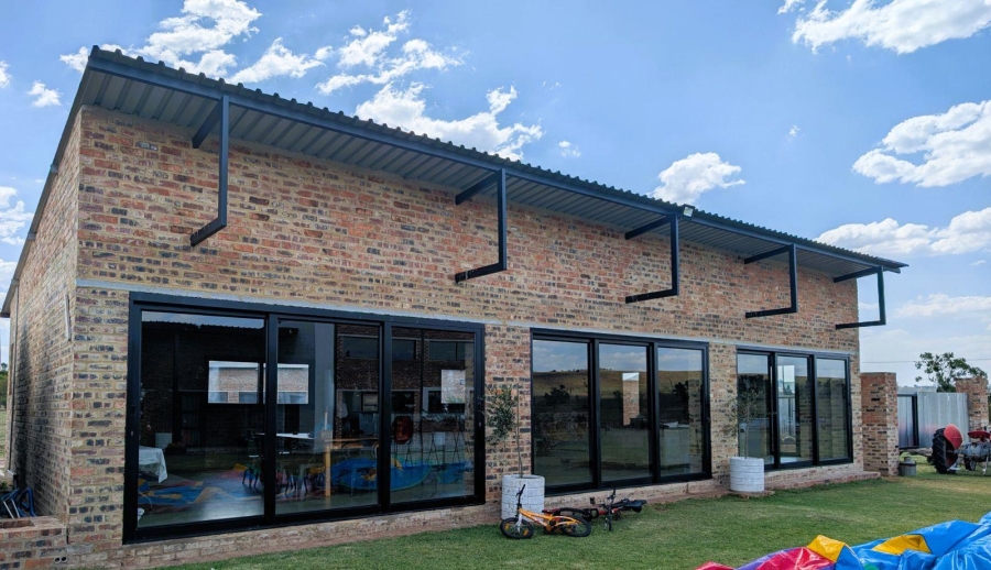 5 Bedroom Property for Sale in Blue Saddle Ranches Gauteng