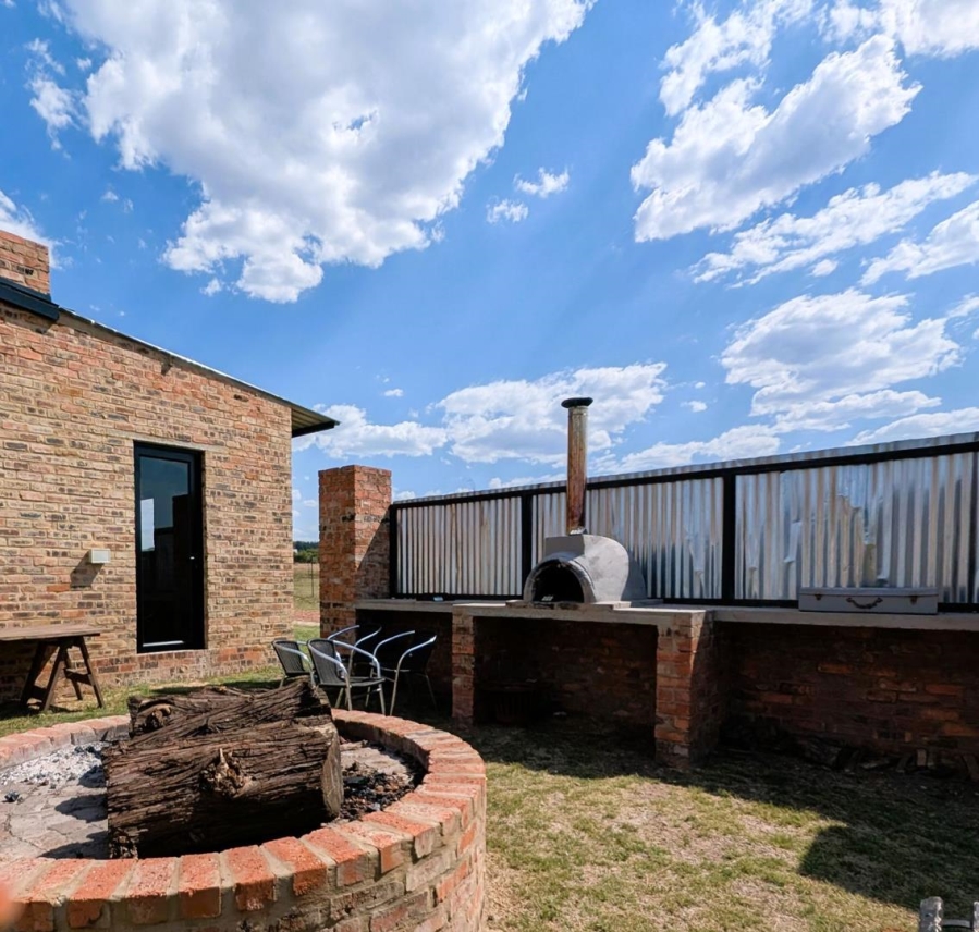 5 Bedroom Property for Sale in Blue Saddle Ranches Gauteng