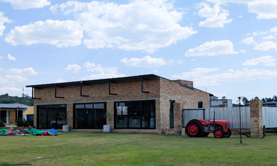 5 Bedroom Property for Sale in Blue Saddle Ranches Gauteng