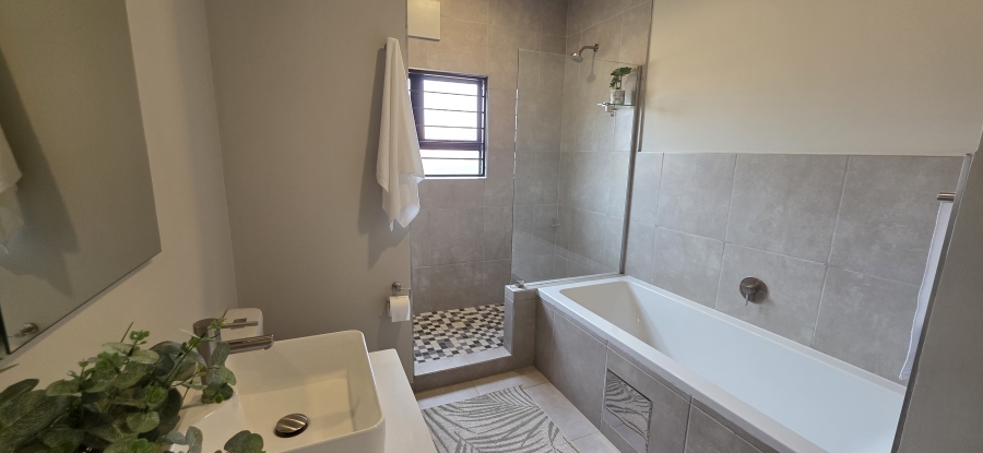2 Bedroom Property for Sale in Rietvalleirand Gauteng
