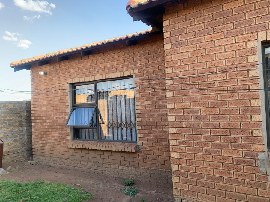 3 Bedroom Property for Sale in Mohlakeng Gauteng