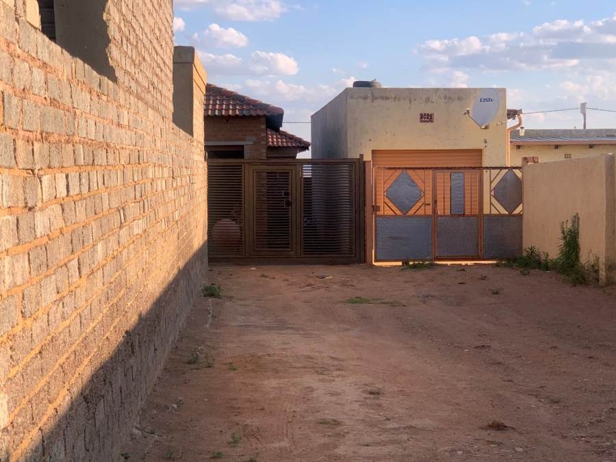 3 Bedroom Property for Sale in Mohlakeng Gauteng