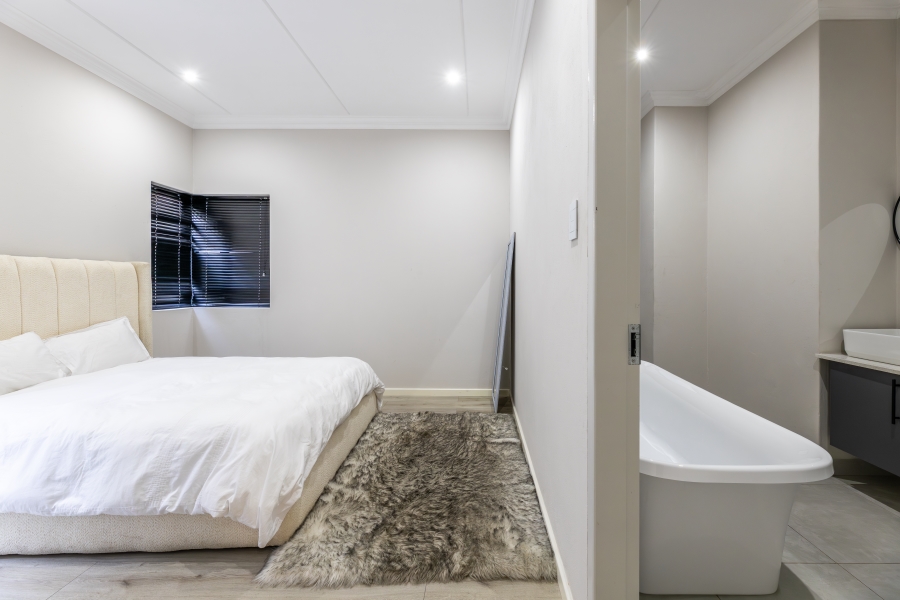 2 Bedroom Property for Sale in Bryanston Gauteng