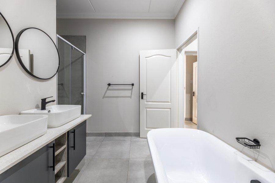 2 Bedroom Property for Sale in Bryanston Gauteng