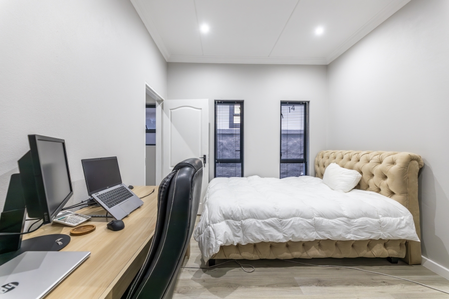 2 Bedroom Property for Sale in Bryanston Gauteng