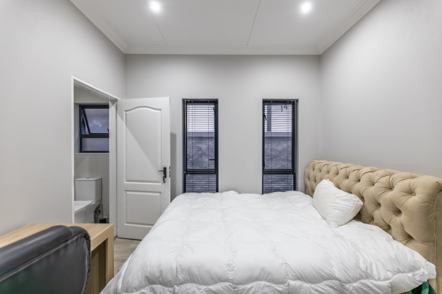 2 Bedroom Property for Sale in Bryanston Gauteng