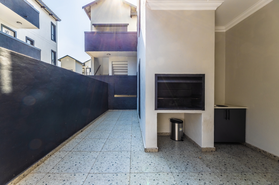 2 Bedroom Property for Sale in Bryanston Gauteng