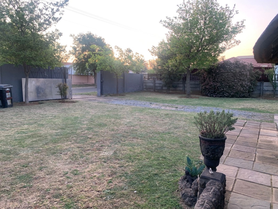 4 Bedroom Property for Sale in Finsbury Gauteng