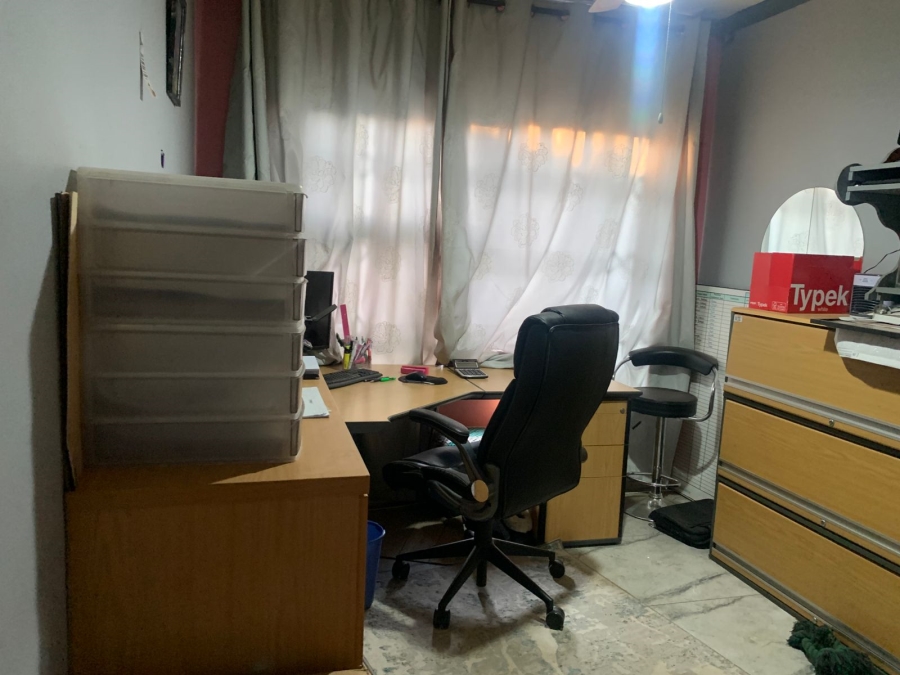 4 Bedroom Property for Sale in Finsbury Gauteng