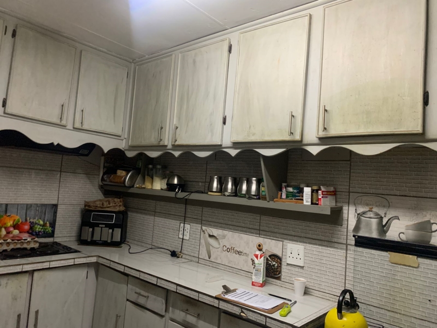 4 Bedroom Property for Sale in Finsbury Gauteng