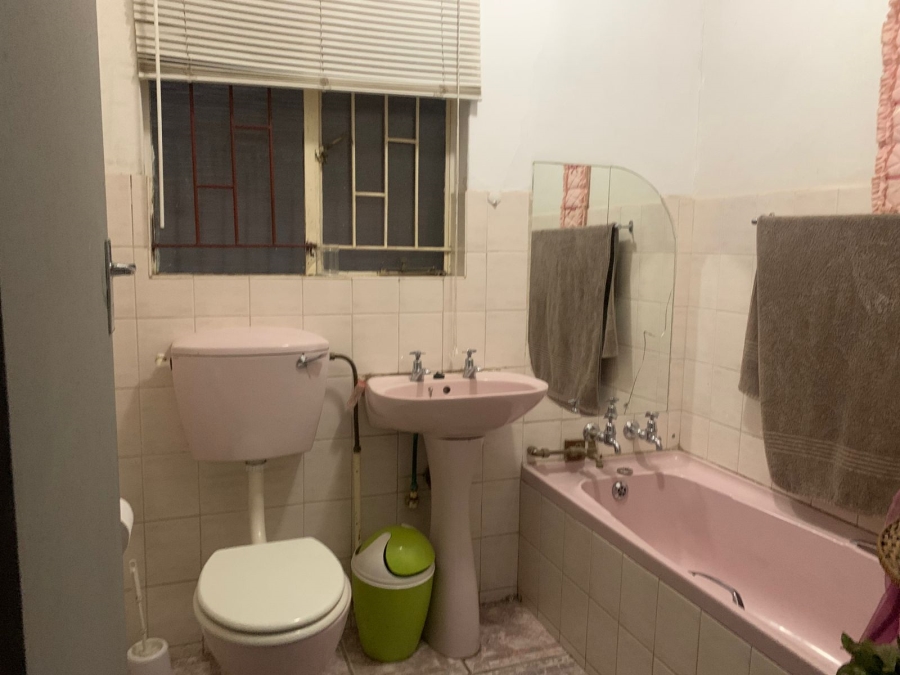 4 Bedroom Property for Sale in Finsbury Gauteng