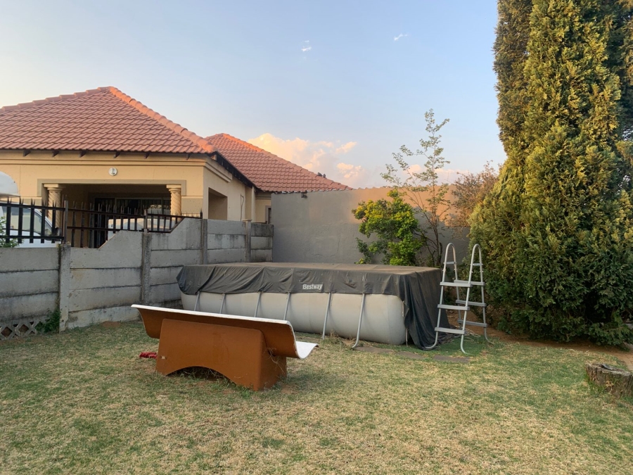 4 Bedroom Property for Sale in Finsbury Gauteng