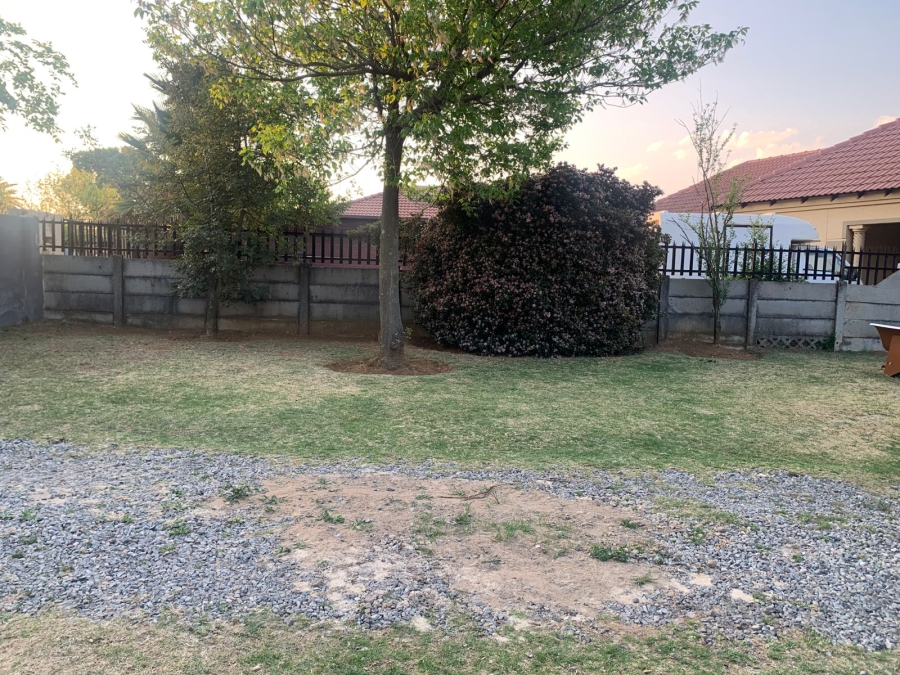 4 Bedroom Property for Sale in Finsbury Gauteng