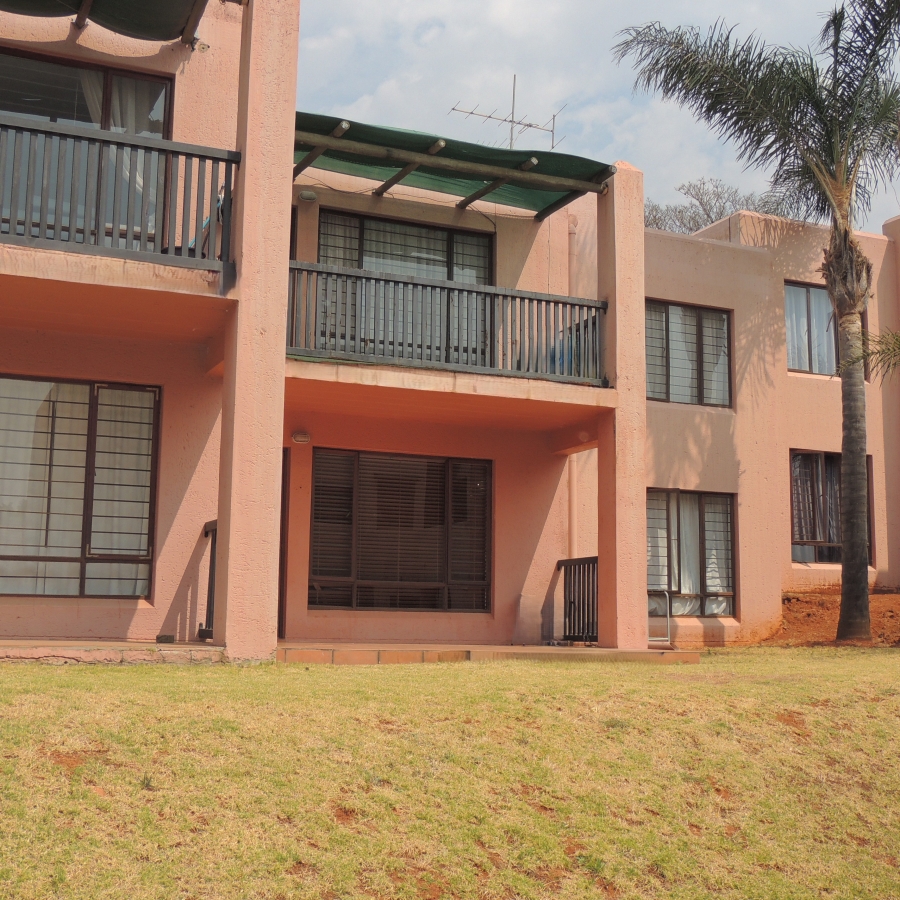 2 Bedroom Property for Sale in Little Falls Gauteng