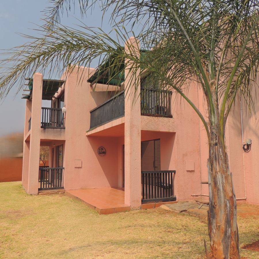 2 Bedroom Property for Sale in Little Falls Gauteng