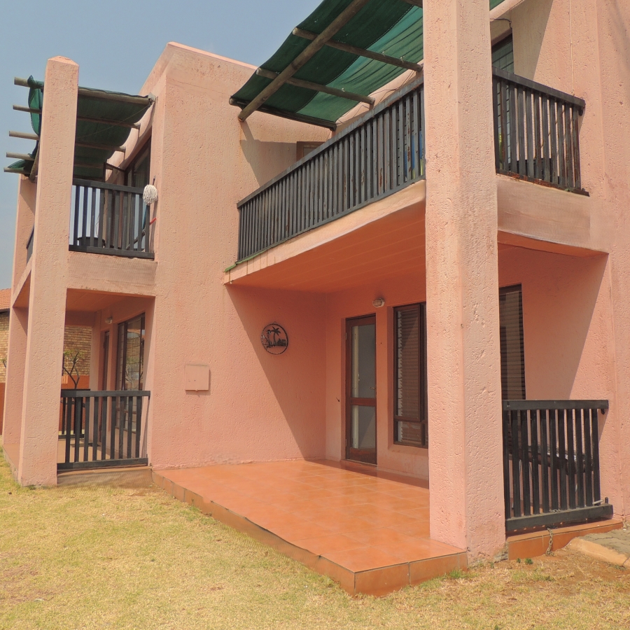 2 Bedroom Property for Sale in Little Falls Gauteng