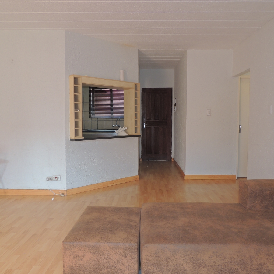 2 Bedroom Property for Sale in Little Falls Gauteng