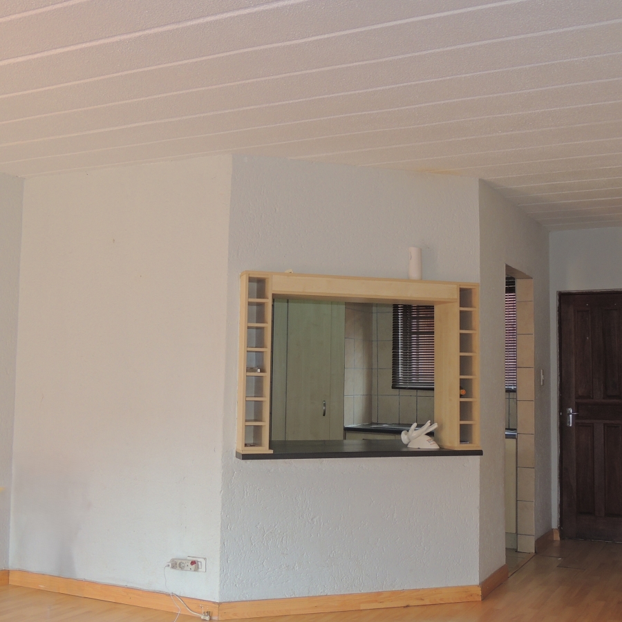 2 Bedroom Property for Sale in Little Falls Gauteng