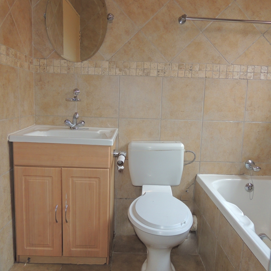 2 Bedroom Property for Sale in Little Falls Gauteng