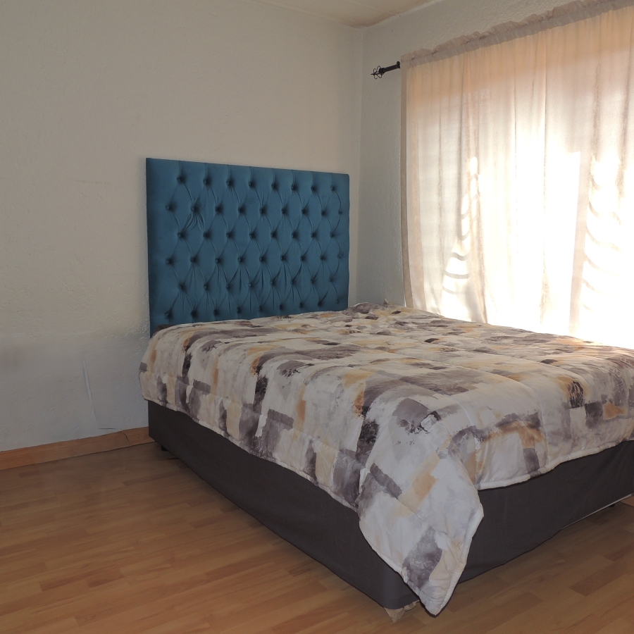 2 Bedroom Property for Sale in Little Falls Gauteng