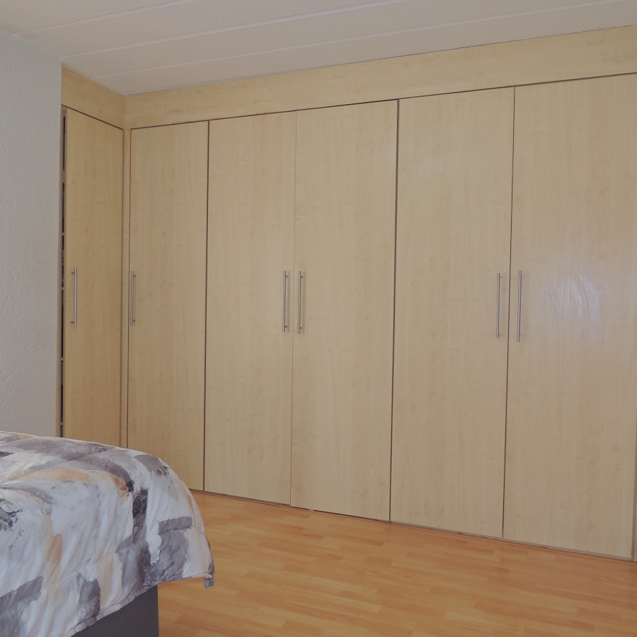 2 Bedroom Property for Sale in Little Falls Gauteng