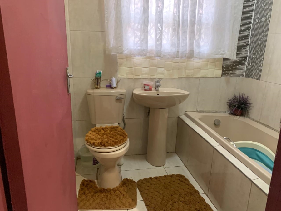 3 Bedroom Property for Sale in Protea Glen Gauteng
