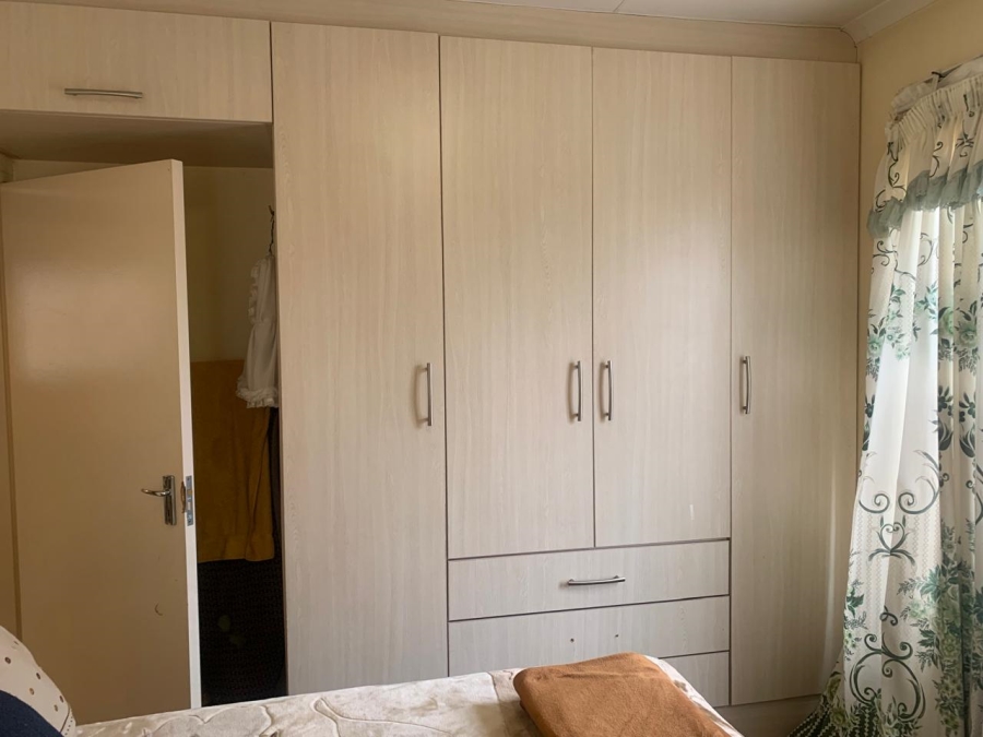 2 Bedroom Property for Sale in Protea Glen Gauteng