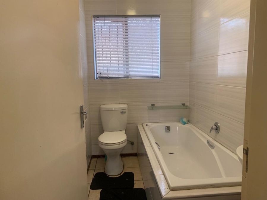 2 Bedroom Property for Sale in Protea Glen Gauteng