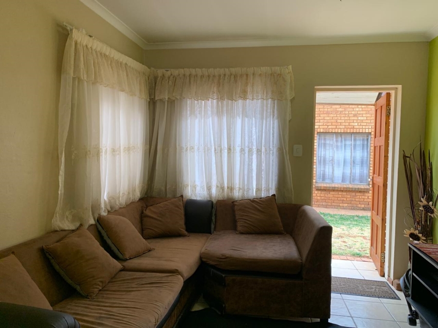 2 Bedroom Property for Sale in Protea Glen Gauteng