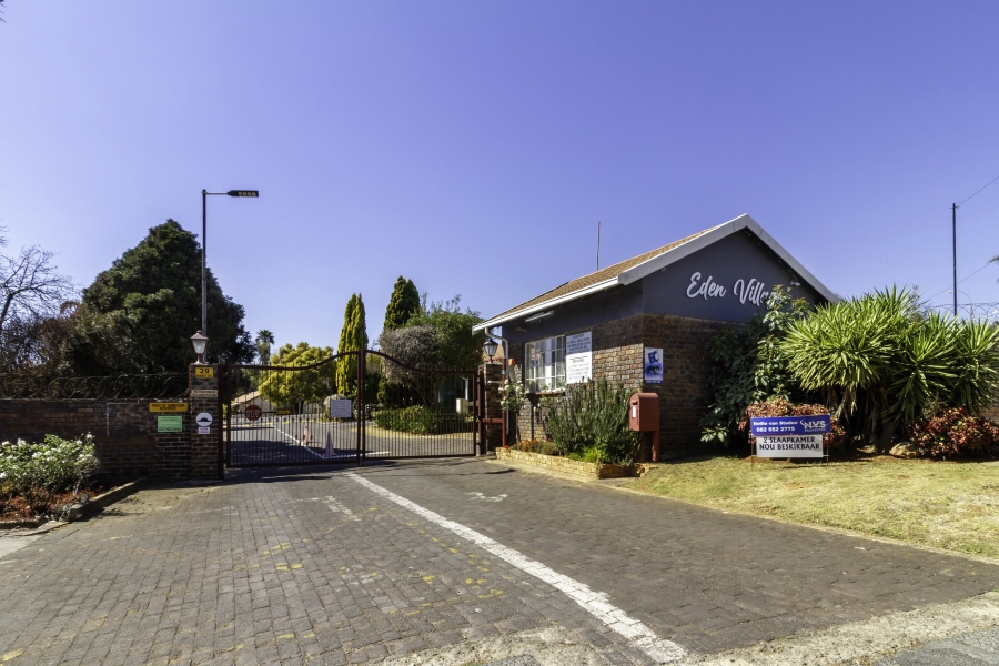 2 Bedroom Property for Sale in Helderkruin Gauteng